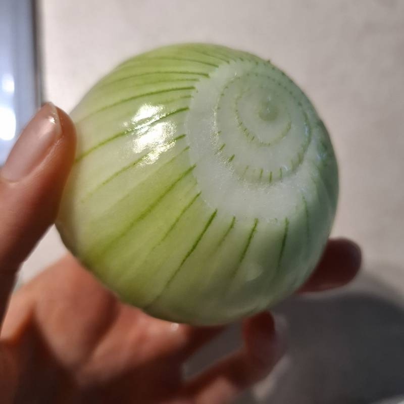 [잡담] 양파에 이런 초록색 껍질 벗겨내? 먹어? | 인스티즈