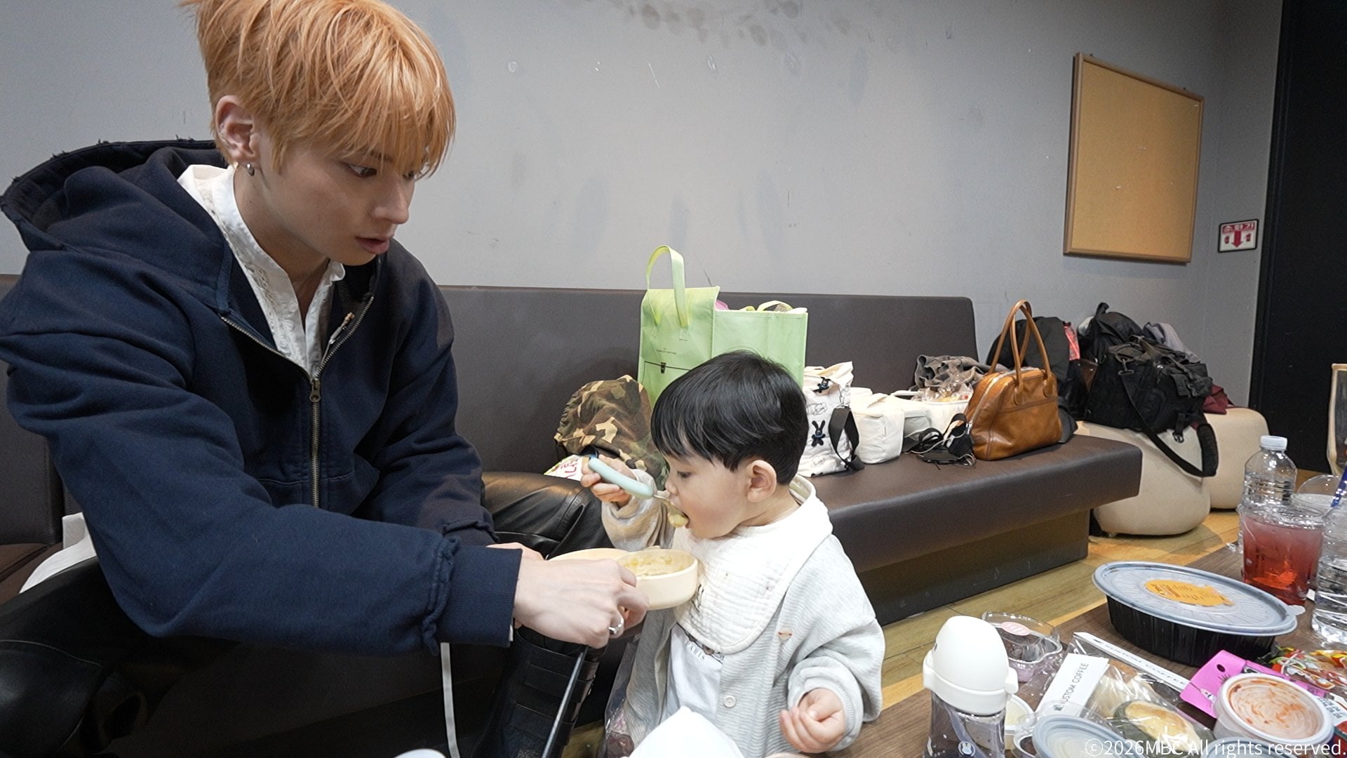 [잡담] 유준이 음중 대기실 사진 나올 때마다 저장하고 있엌ㅋㅋㅋㅋㅋㅋ | 인스티즈