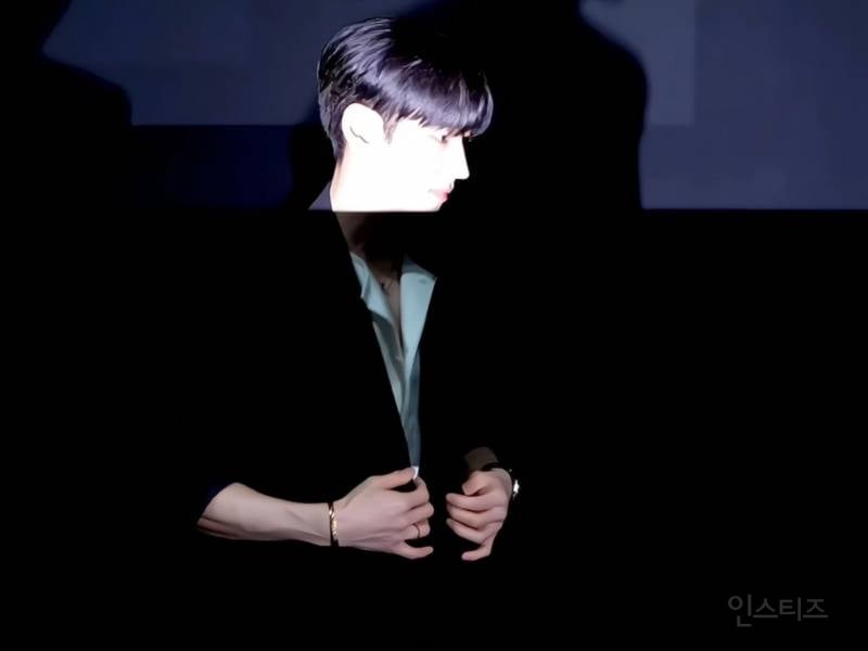 옆모습이 남다른 배우 이제훈 | 인스티즈