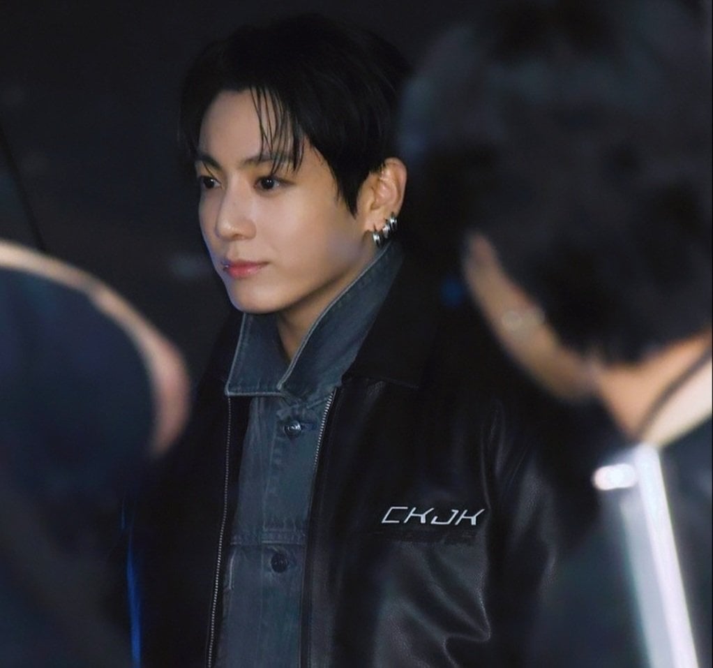 [잡담] 와 정국 오늘 얼굴 살벌하게 존잘이다 | 인스티즈
