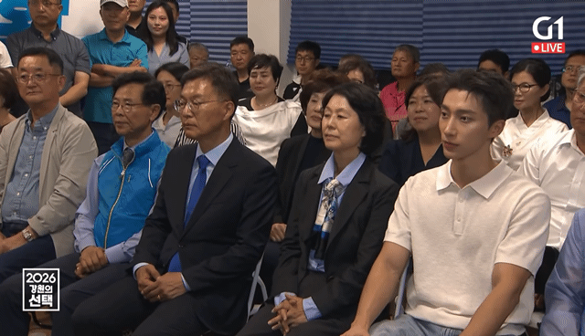강릉시장 당선된 아버지 보고 누구보다 기뻤을듯한 프롬트웬티...jpgif | 인스티즈