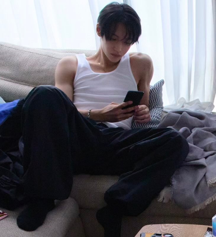 [잡담] 원빈이 어깨 프레임이 사기다 | 인스티즈