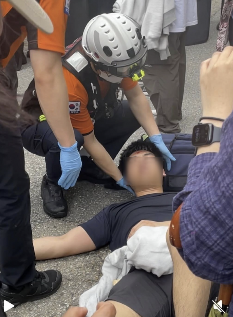 [잡담] 근데 경찰이 시민 폭행하고 밟을 권리는 없지않음?? | 인스티즈