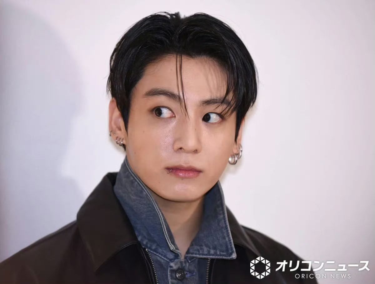 [잡담] 정국 눈이 7kg이라고 해외 팬들 앓는데 적절한 기사사진 ㅋㅋ | 인스티즈