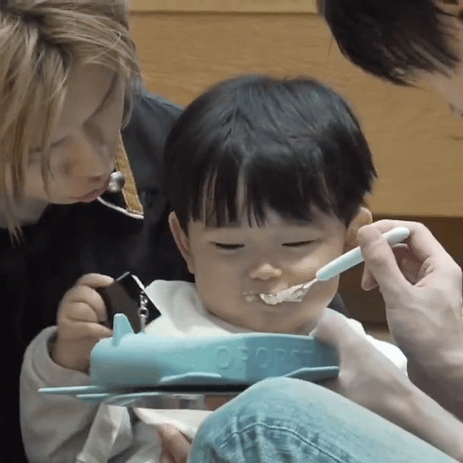 [정리글] 움짤많아서 정리글로! 레전드 아기새 오늘자 유준이 맘마먹음 모먼트 | 인스티즈
