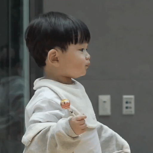 [정리글] 움짤많아서 정리글로! 레전드 아기새 오늘자 유준이 맘마먹음 모먼트 | 인스티즈