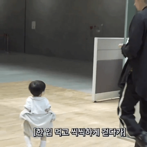 [정리글] 움짤많아서 정리글로! 레전드 아기새 오늘자 유준이 맘마먹음 모먼트 | 인스티즈