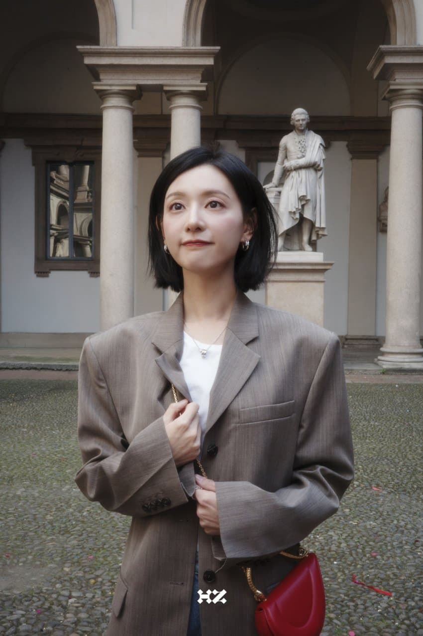 [잡담] 소속사 공계에 올라온 밀라노 단발 김지원 | 인스티즈