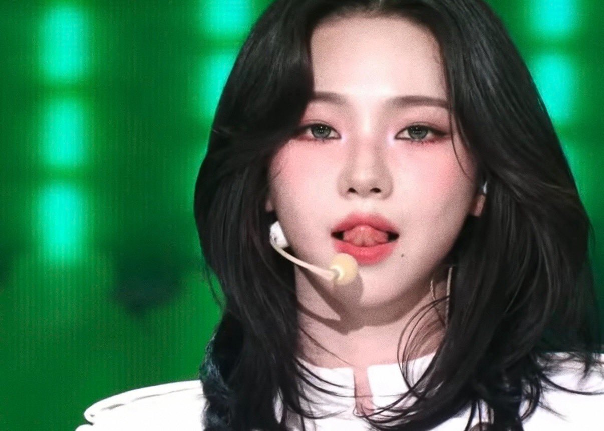 [잡담] 260605 뮤직뱅크 카리나 레모네이드 엔딩 | 인스티즈