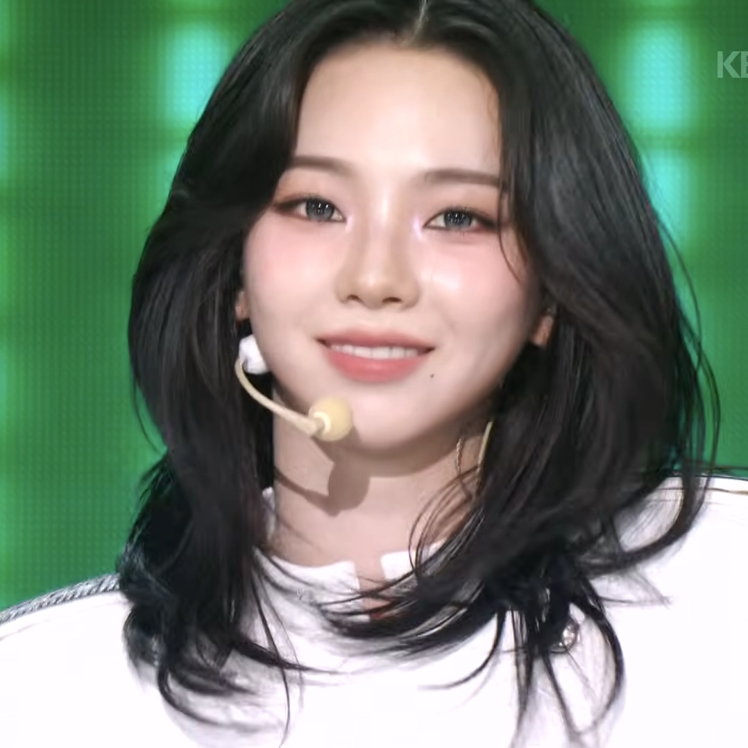 [잡담] 카리나 렌즈 축고정일까 | 인스티즈