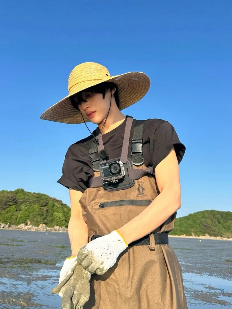 [잡담] 원빈아 갯벌에서 이렇게 잘생길 일이야? | 인스티즈