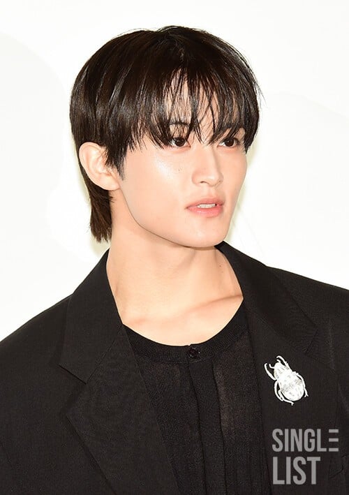 [정보/소식] 마크, 세계 환경의 날 행사 참석…자작곡 '레디 오어 낫' 무대 | 인스티즈