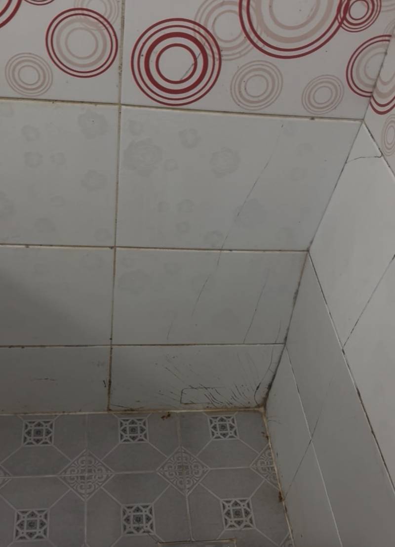 [잡담] 자취방 화장실이 이랬었는데 이건 뭐 땜에 그런거야? | 인스티즈