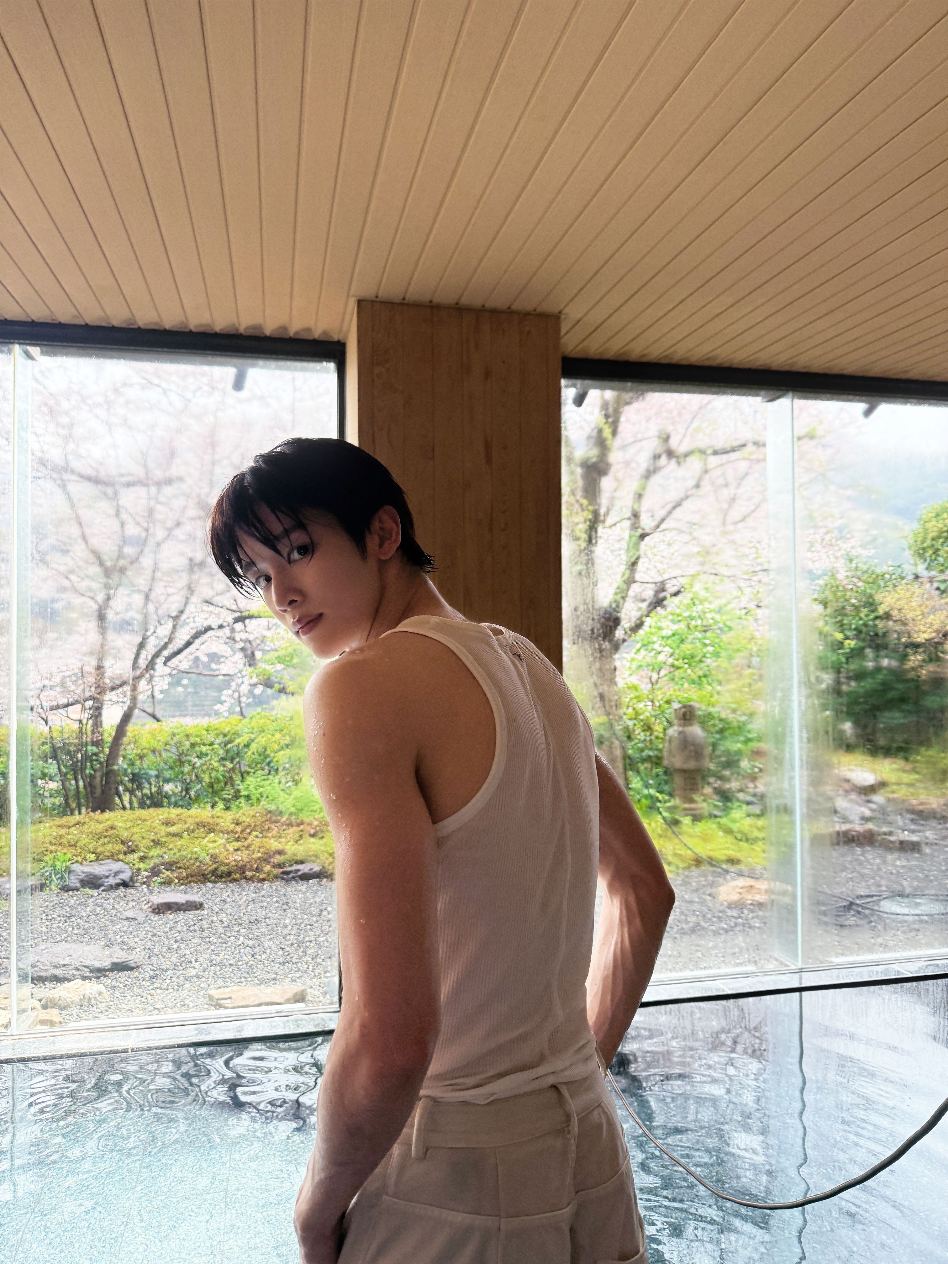 [잡담] 성찬 얼굴이랑 몸 갭이.. | 인스티즈