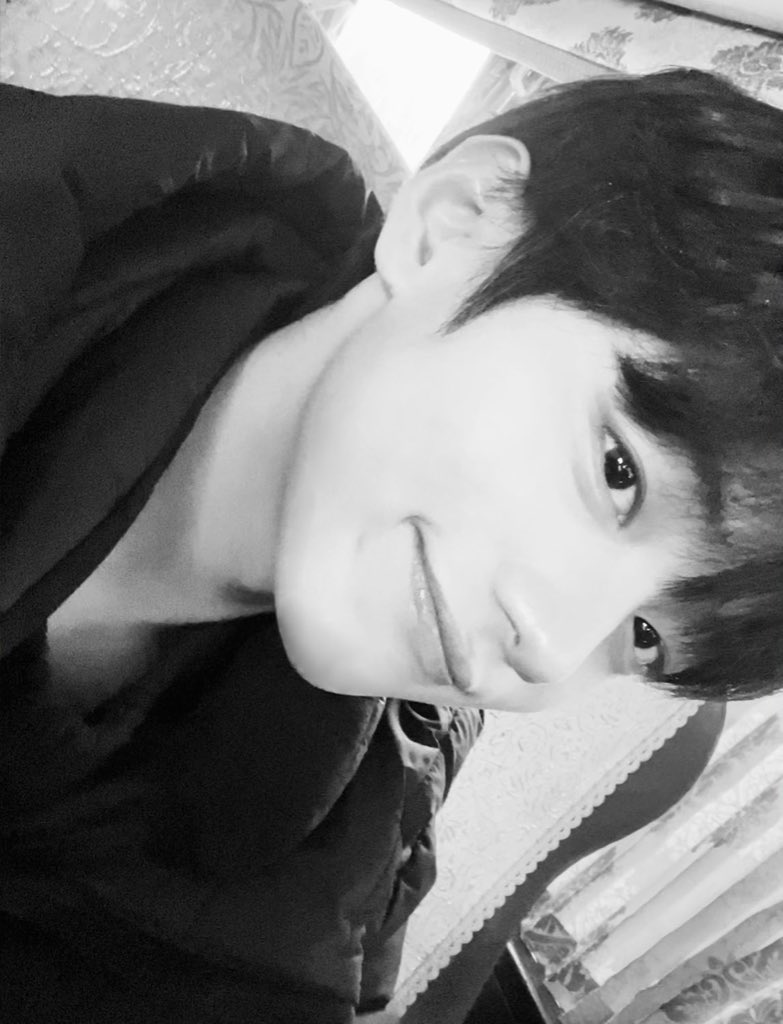[잡담] 와...나 개훈남 발견함 | 인스티즈