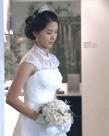 [잡담] 윤아) 웨딩드레스 입은 33살 윤아와 19살 윤아 | 인스티즈