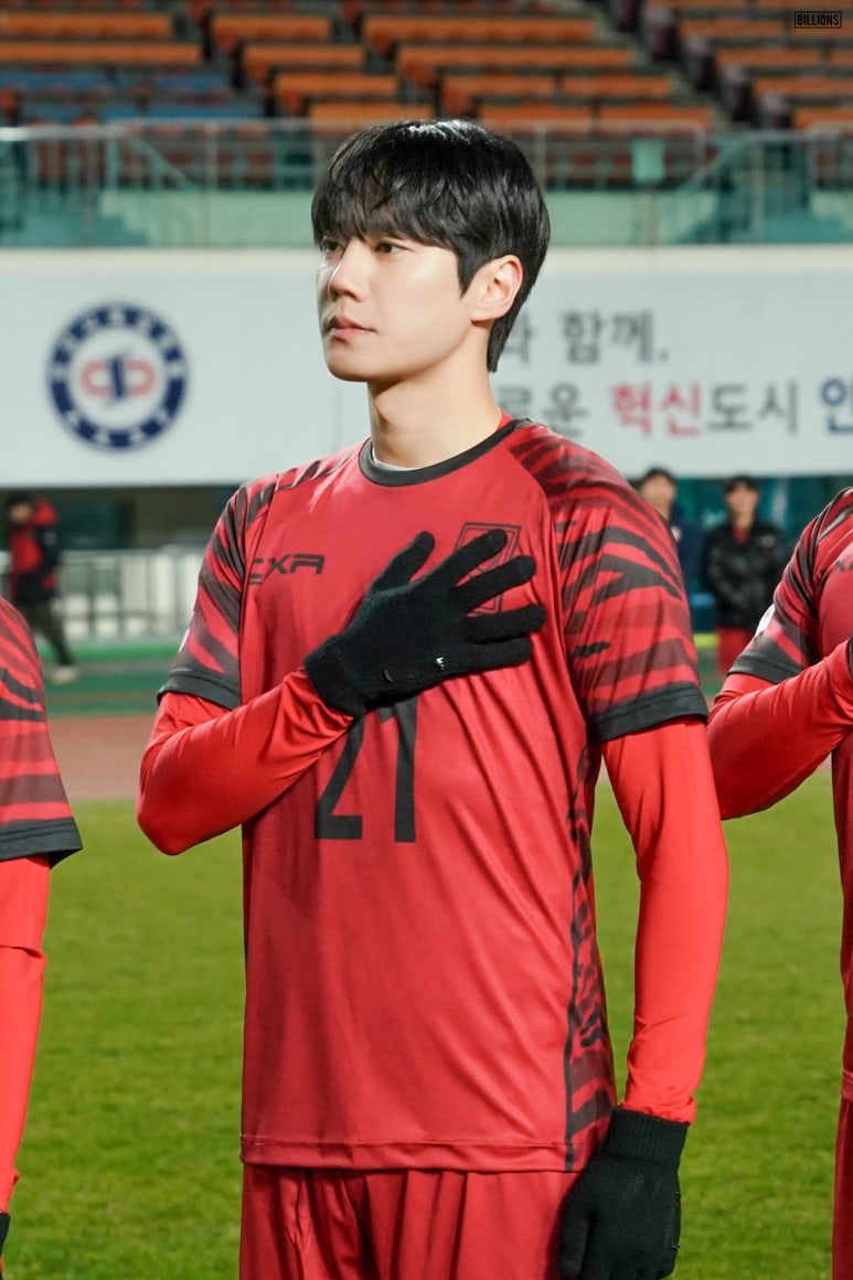 [잡담] 강회장) 황준현 FC순양 vs 국대 vs FC최성 유니폼 어디가 퍼컬같음? | 인스티즈