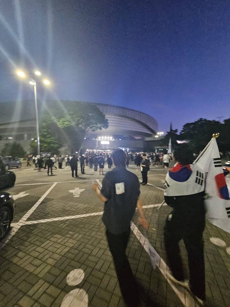 [잡담] 인증) 나 어제 오후 8시 30분부터 오늘 새벽 4시 30분까지 잠실 갔다 왔음 | 인스티즈