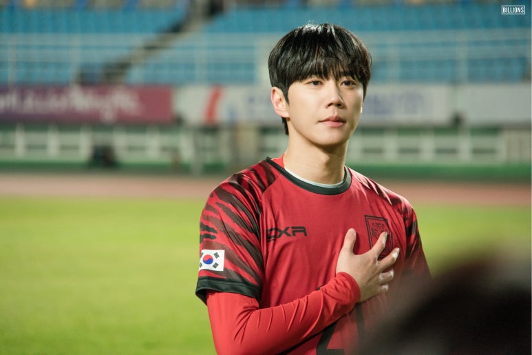 [잡담] 강회장) 황준현 FC순양 vs 국대 vs FC최성 유니폼 어디가 퍼컬같음? | 인스티즈