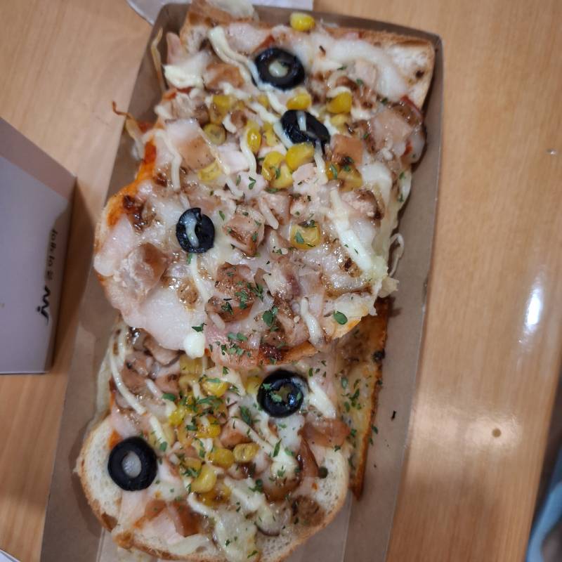 [잡담] 빵집에서 이거 사면 그냥 먹을거야? 에어프라이어 돌릴거야? | 인스티즈