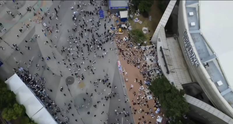 [잡담] 잠실에 있는 극우들 규모 보이는 드론항공샷 | 인스티즈