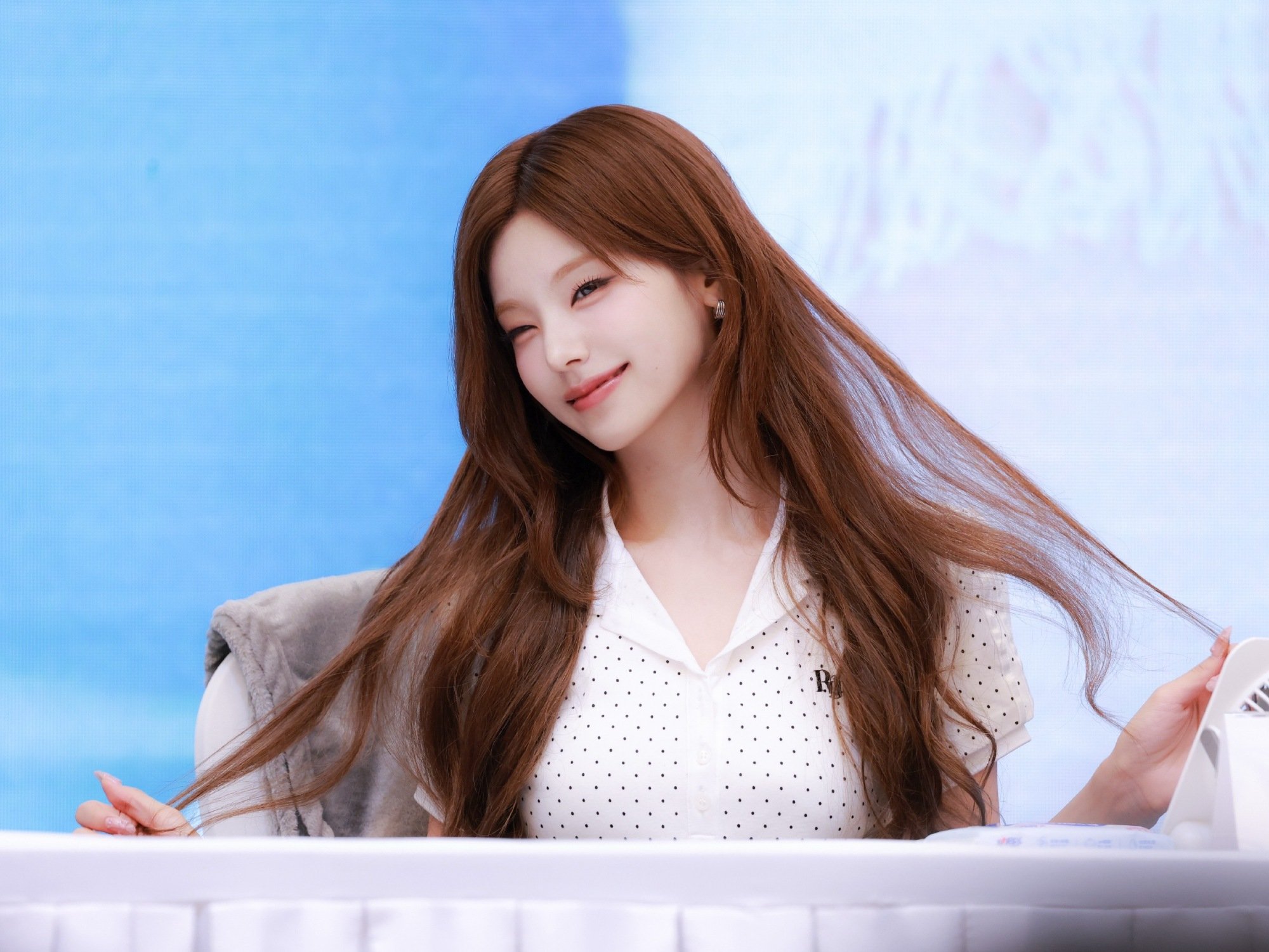 [잡담] 예지 머리바꾼거 잘어울린다 | 인스티즈