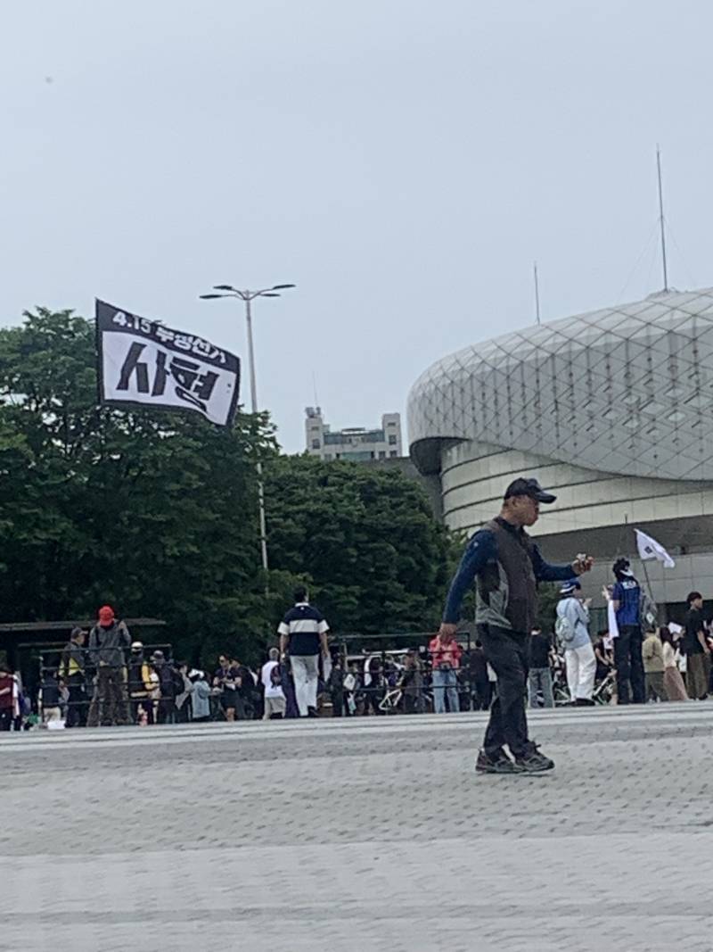 [잡담] 올공 도착하자마자 사형 깃발 봄ㅋㅋㅋㅋㅋㅋㅋ | 인스티즈