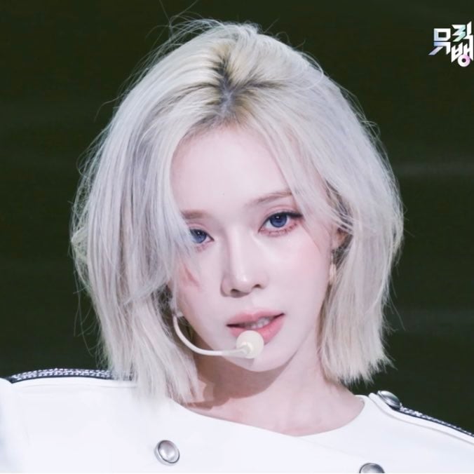 [잡담] 윈터 왜 잘생겻냐 | 인스티즈