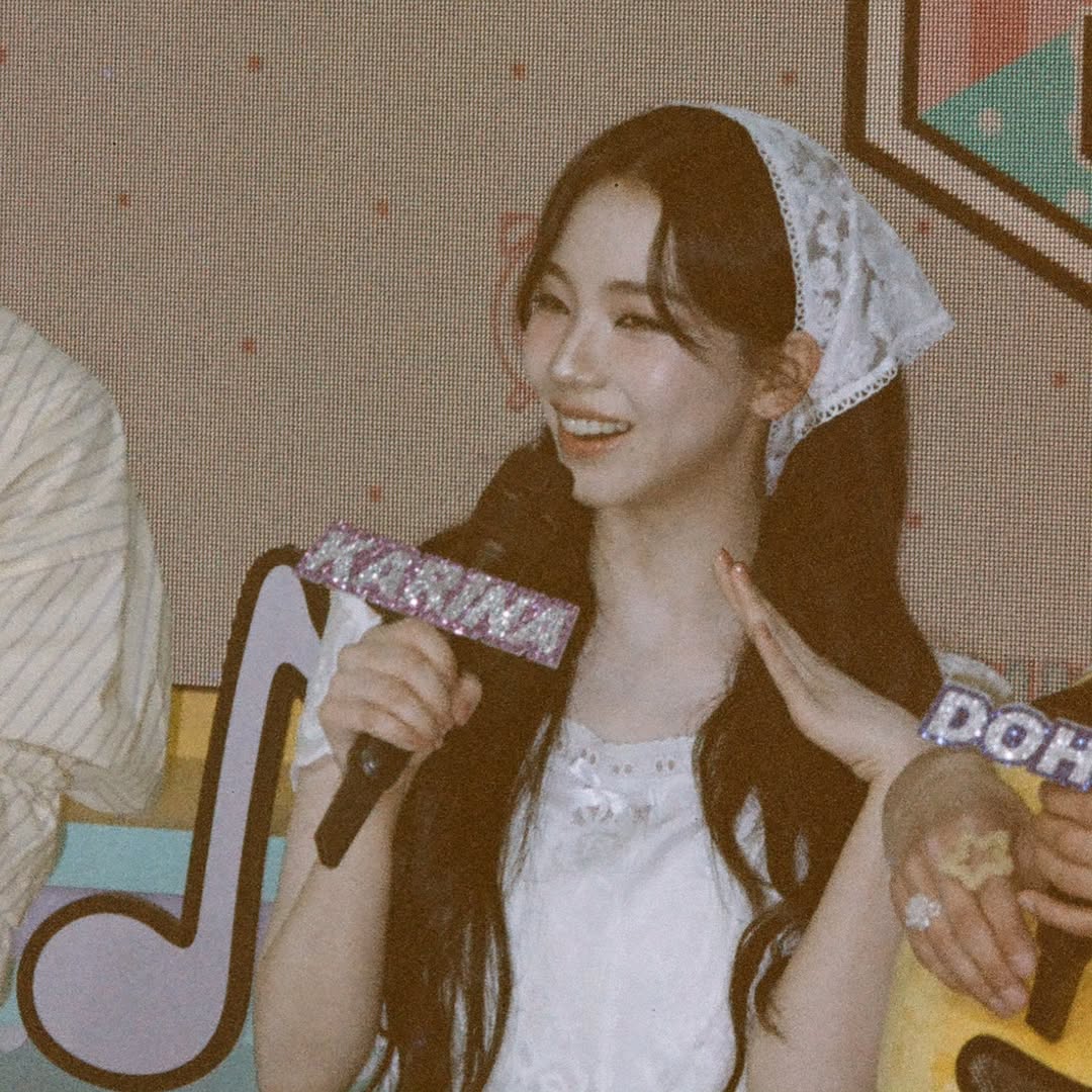 [잡담] 음악중심 PD님 인스타 올린 두건 카리나 사진 | 인스티즈