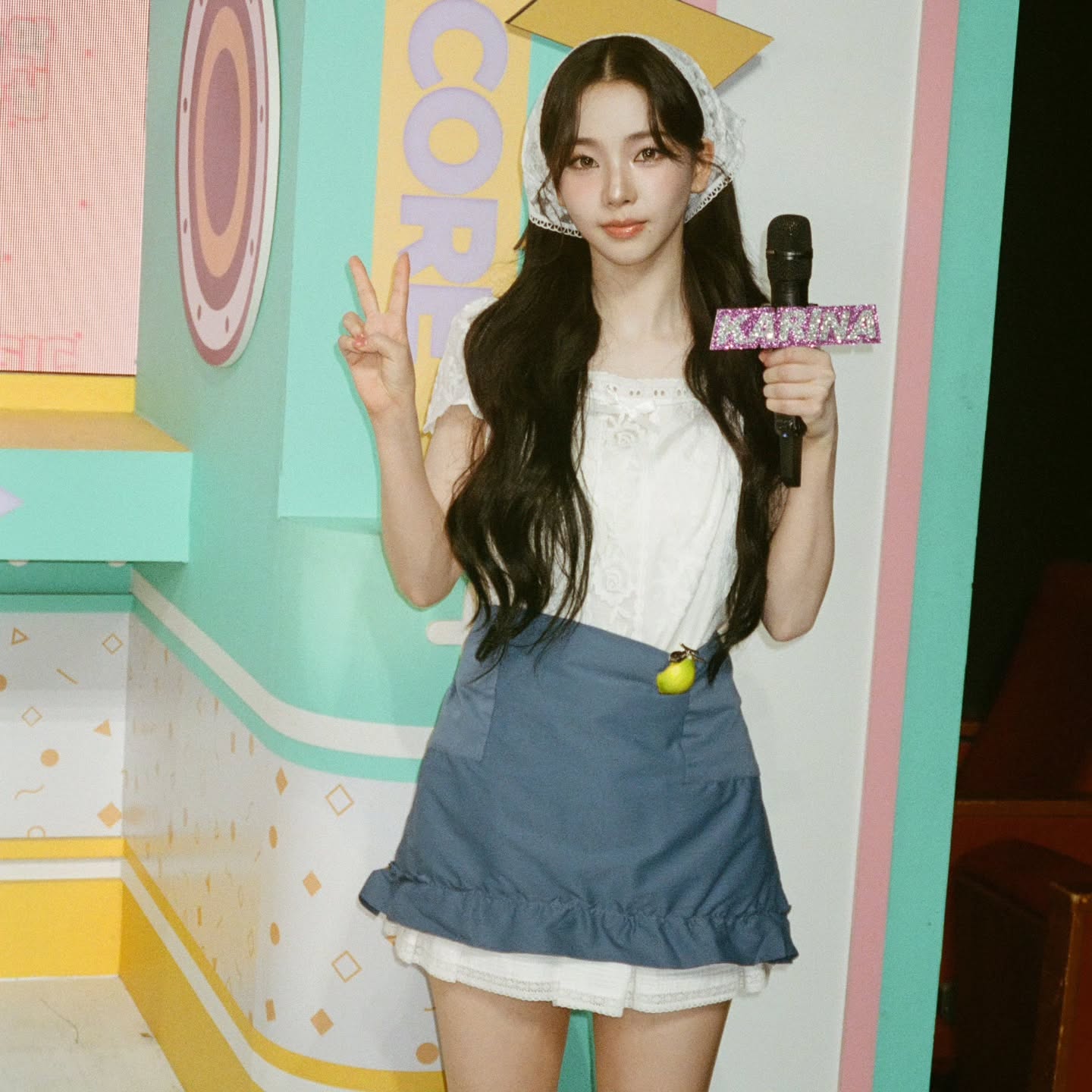 [잡담] 음악중심 PD님 인스타 올린 두건 카리나 사진 | 인스티즈