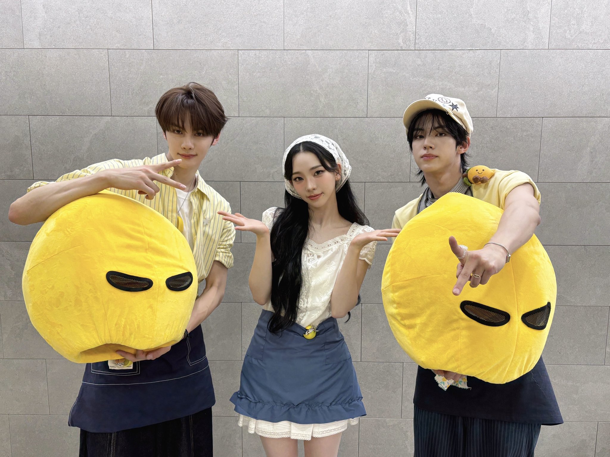 [잡담] 어제 음중 엠씨들 사진 올라왓는데 눈호강 미쳣다 | 인스티즈
