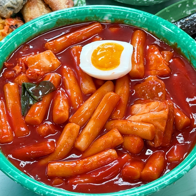 [잡담] 떡볶이 국물 뭐가 더 취향이야? | 인스티즈