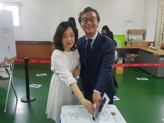 [잡담] 미친 너네 전재수 와이프 봄? | 인스티즈