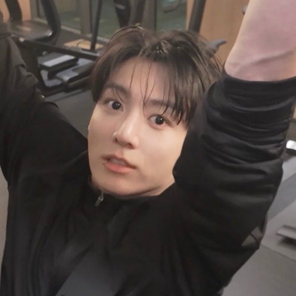 [잡담] 그니까 이 얼굴로 공연 끝나고 전신운동 3트씩은 기본으로 조진다는 거잖아 (주어 정국) | 인스티즈