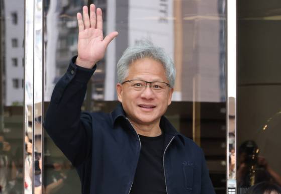 [정보/소식] 최태원 앞 젠슨황 "주가 떨어져도 괜찮다...지금 할인시즌" | 인스티즈