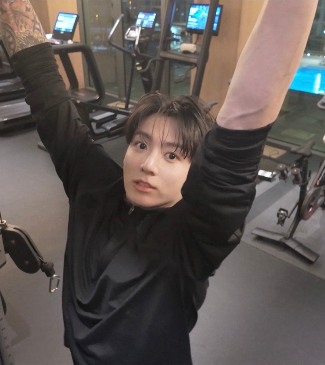 [잡담] 정국 브이로그 보는데 눈밖에 안 보임ㅋㅋㅋ | 인스티즈