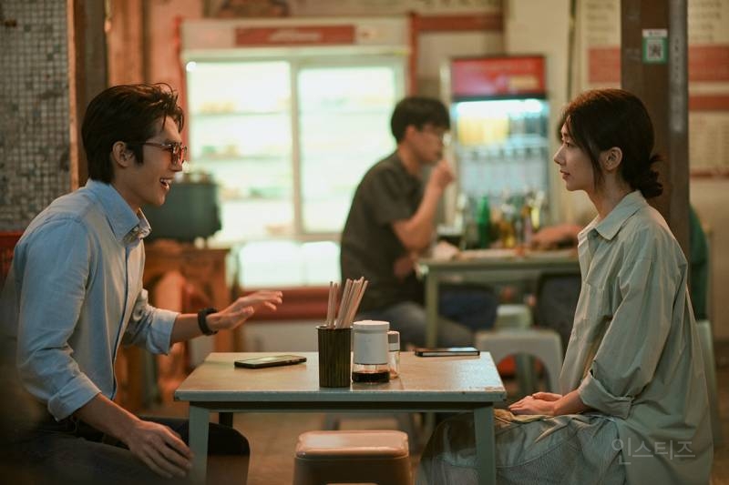 오리가 보이는 남자의 입duck 로맨스 영화 <너만 보이는 날> 6월 24일 개봉 | 인스티즈