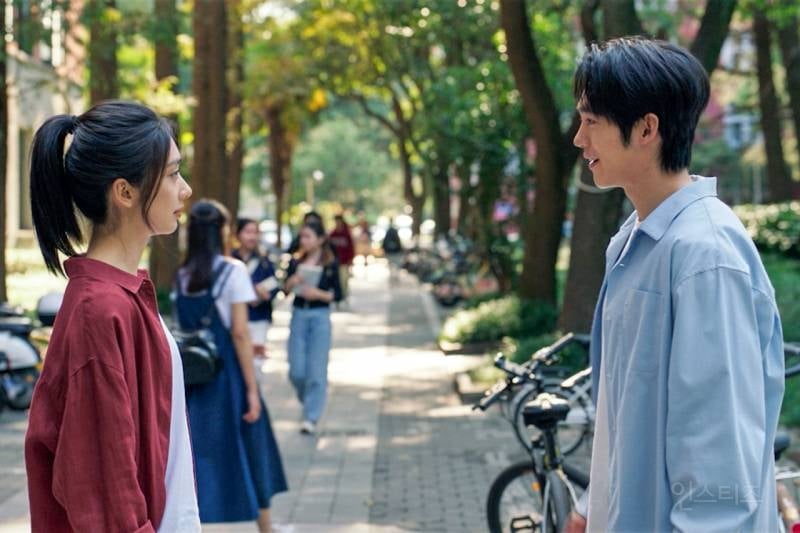 오리가 보이는 남자의 입duck 로맨스 영화 <너만 보이는 날> 6월 24일 개봉 | 인스티즈