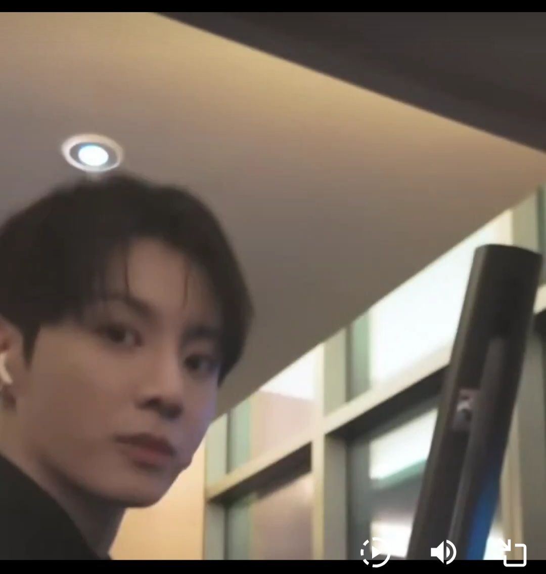 [잡담] 정국 되게 귀엽게? 생겼다 | 인스티즈