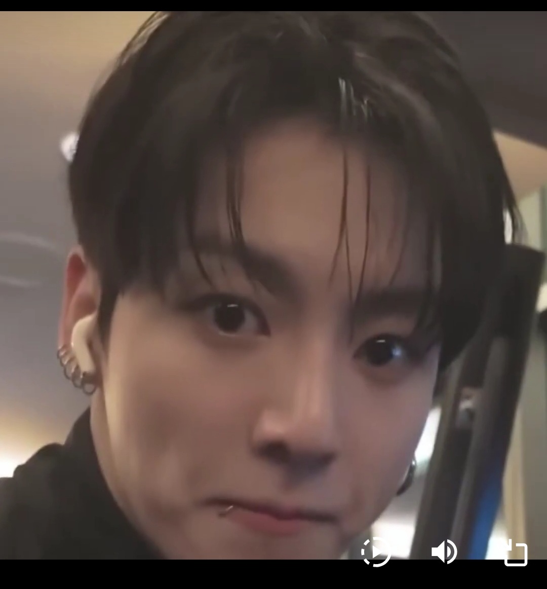 [잡담] 정국 되게 귀엽게? 생겼다 | 인스티즈