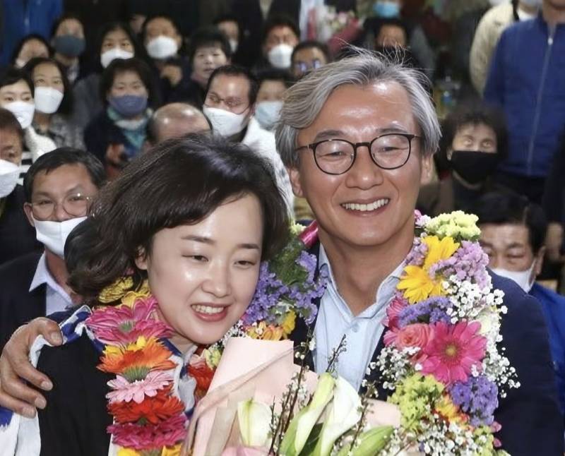 [잡담] 와 전재수 아내랑 3살 차이인데 | 인스티즈