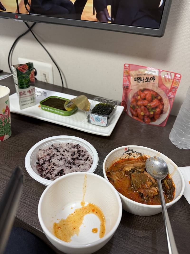 [잡담] 고시텔 온 이유가 집에서 싸우고 나오면서 요리재료있어서였는데 | 인스티즈