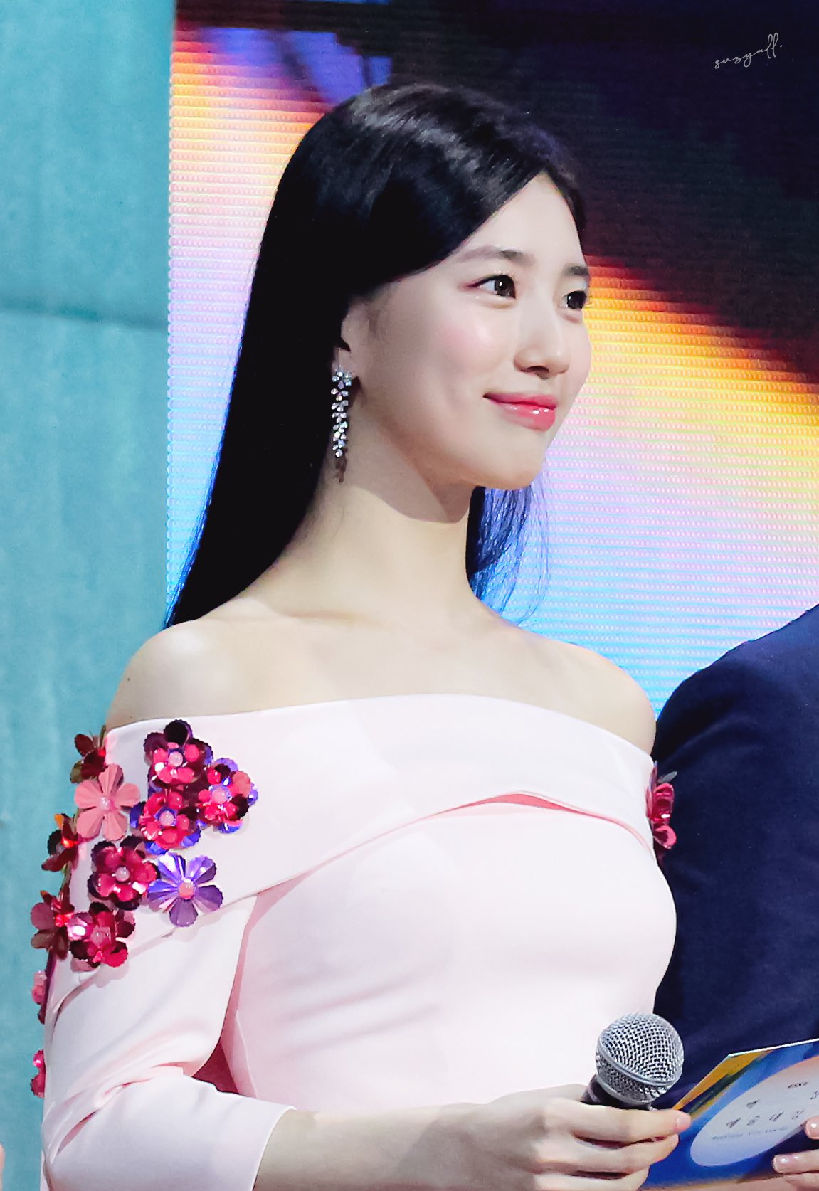 [잡담] 수지) 3년 동안 작품따라 바뀌었던 수지의 백상 스타일링 모음 | 인스티즈