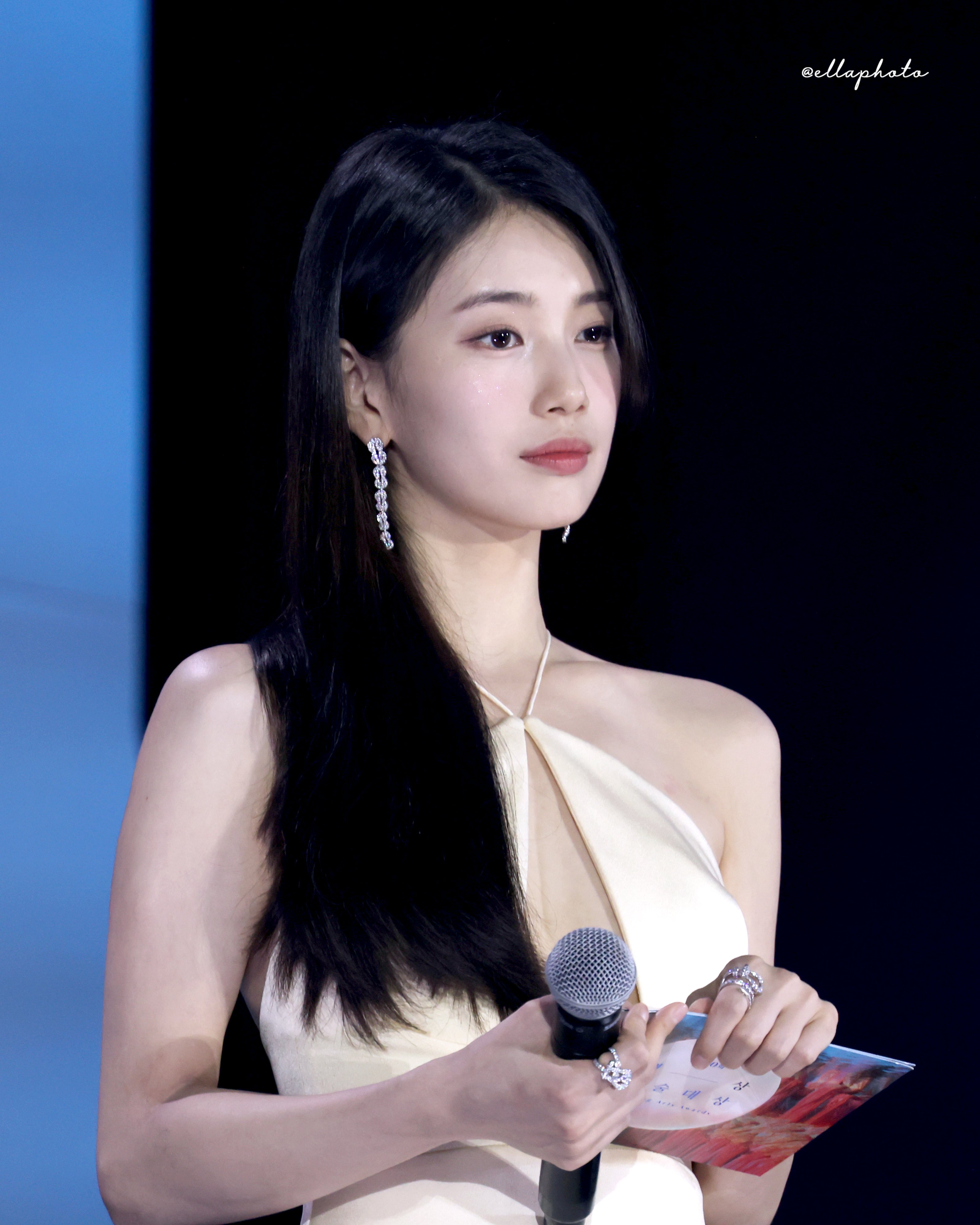 [잡담] 수지) 생각하는 수지에게 제일 잘어울리는 드레스? | 인스티즈