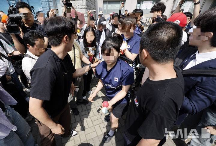 (충격주의) 짐검사에 혈안인 잠실 알파남들..JPG | 인스티즈