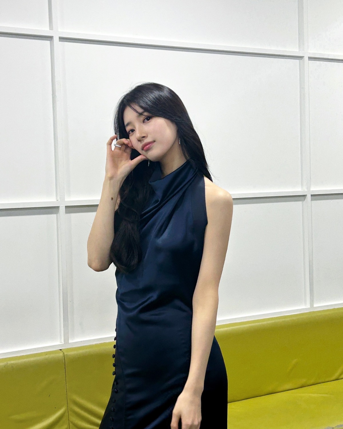 [잡담] 수지) 생각하는 수지에게 제일 잘어울리는 드레스? | 인스티즈