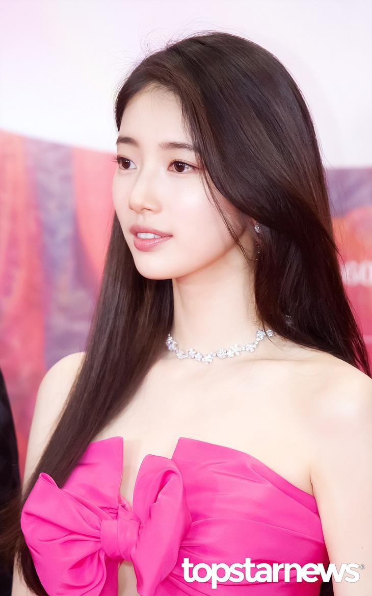 [잡담] 수지) 생각하는 수지에게 제일 잘어울리는 드레스? | 인스티즈