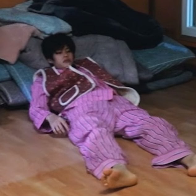 [잡담] 나도 소희만큼 이만큼 푸지게 누워있고 싶다 | 인스티즈