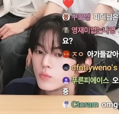 [잡담] 도훈 구석에서 넘 커엽당.. | 인스티즈