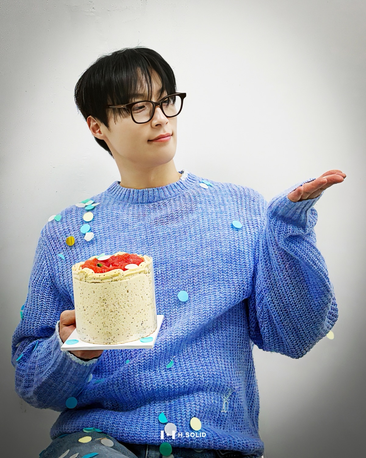 [잡담] 허남준 요즘 이 얼굴로 고래별 해수 찍고 있다는거죠 | 인스티즈